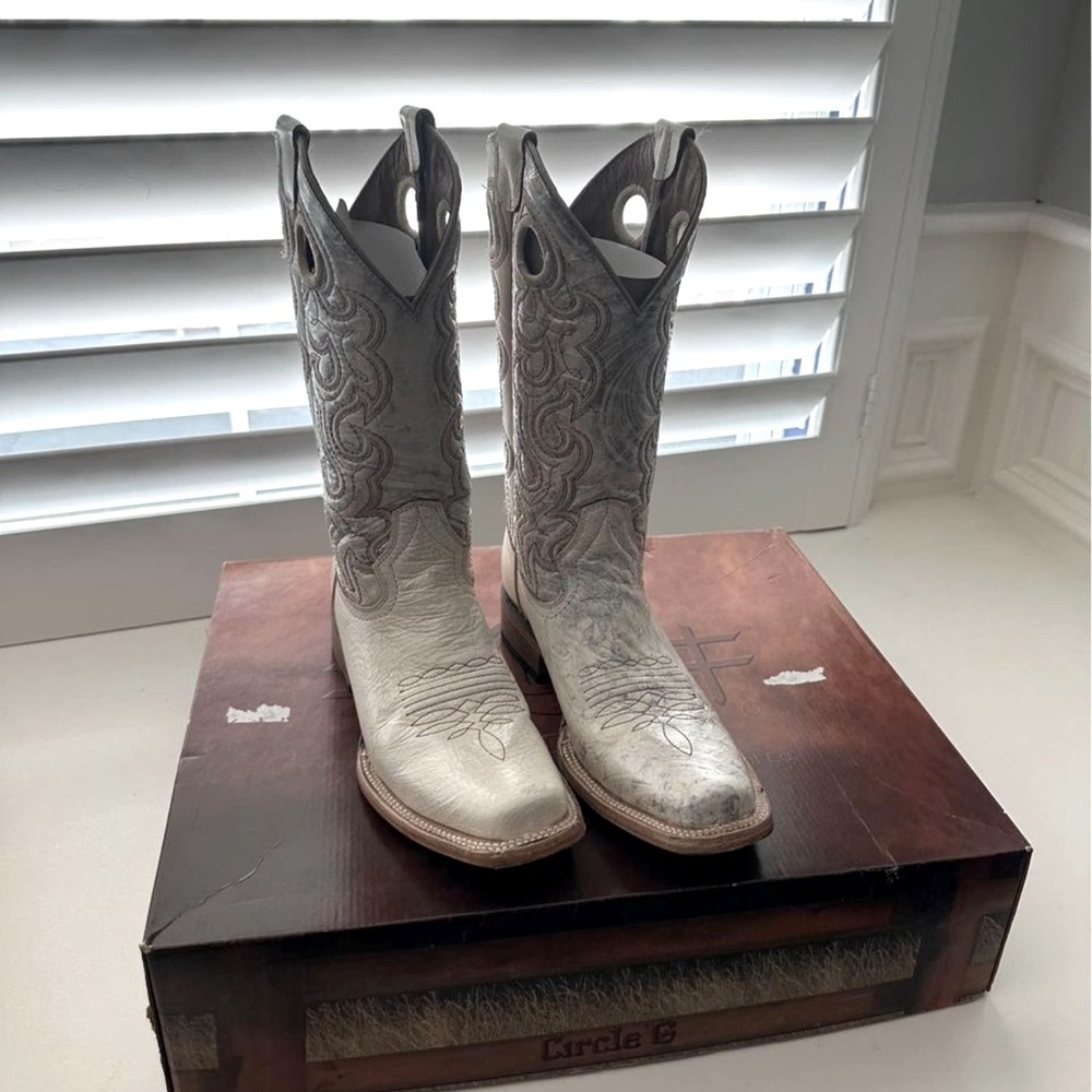 Circle G by Corral - Pearl pearl white cowgirl boots - size 8.5